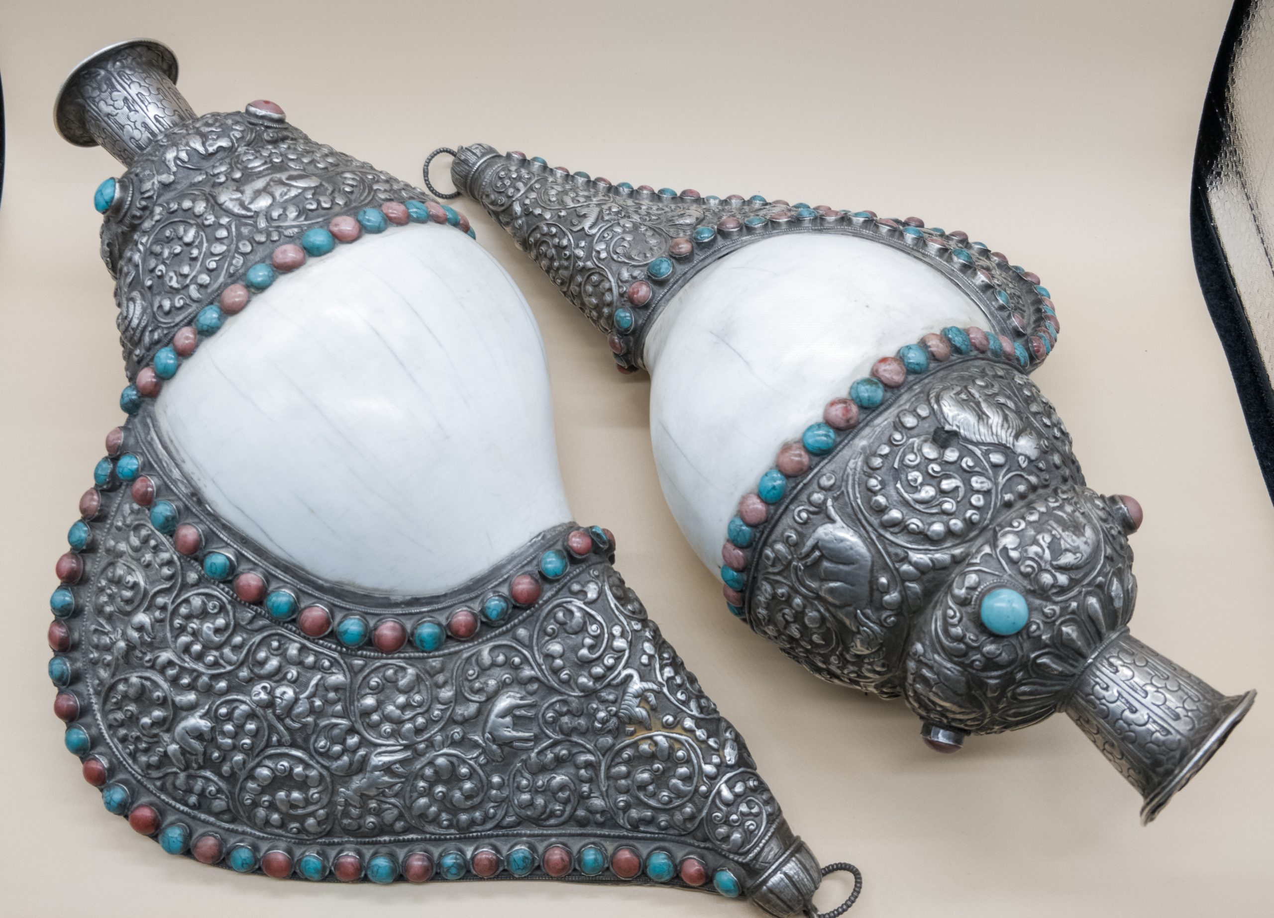 Tibetan Silver-Mounted Conch Shell Trumpet (Dung-Dkar)